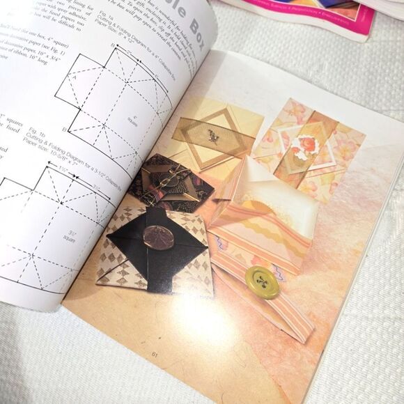 'Wonderful Wraps' Art Book - Picture 4 of 13